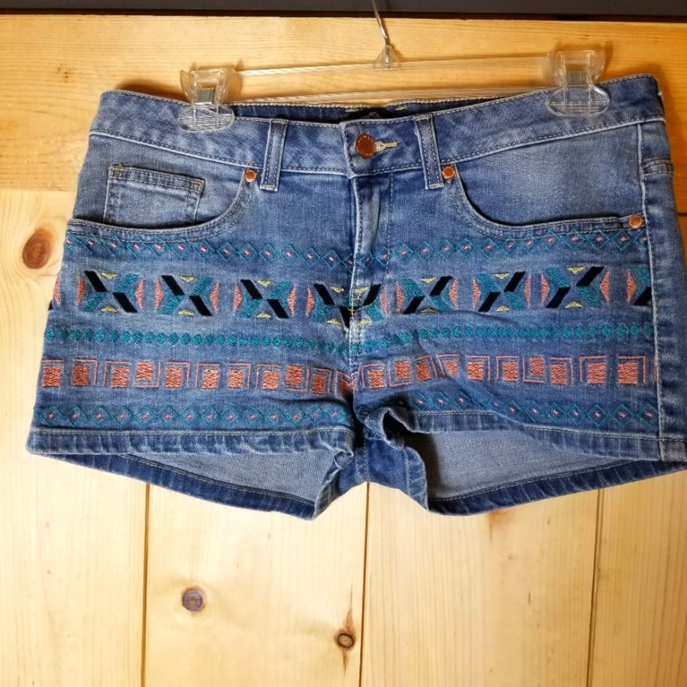 Even & Odd Denim Embroidered Shorts